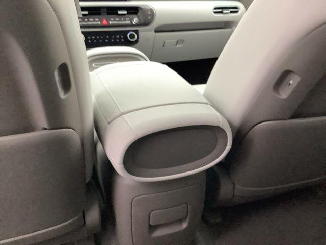 New 2026 Silver Metallic Hyundai SEL Premium image 27