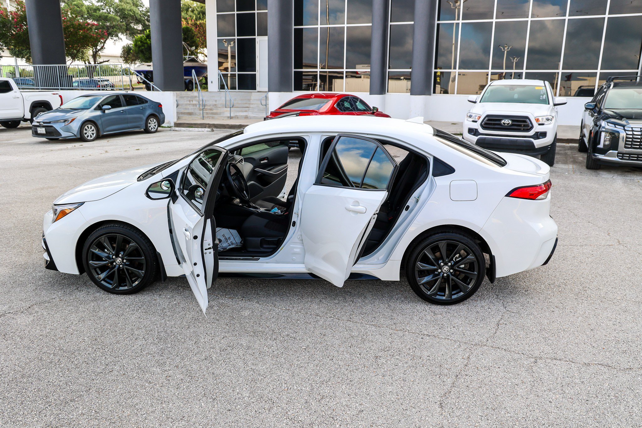 Used 2025 ICE CAP Toyota Hybrid SE image 10