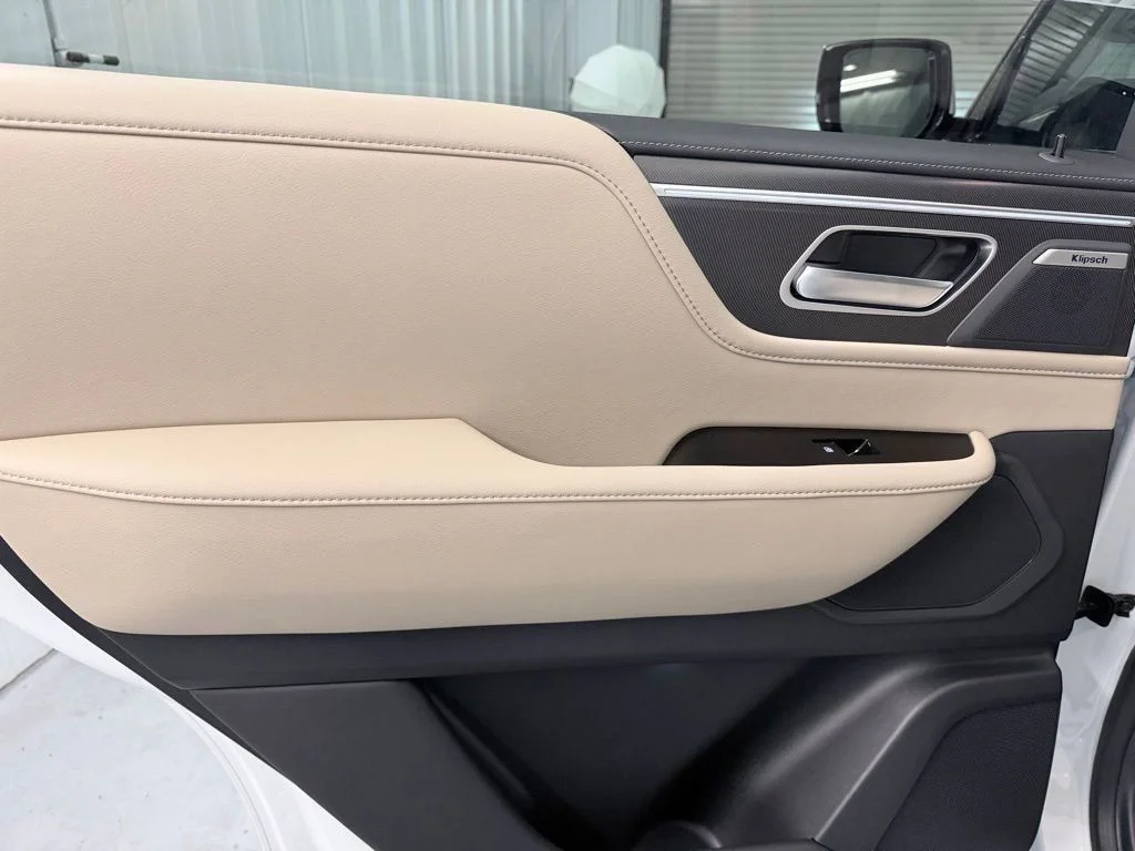 New 2026 RADIANT WHITE INFINITI Pure 2WD image 32