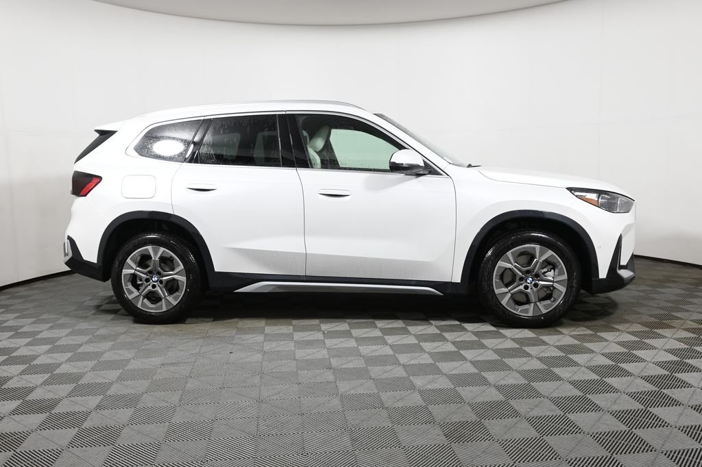 New 2026 White Metallic BMW xDrive28i image 8