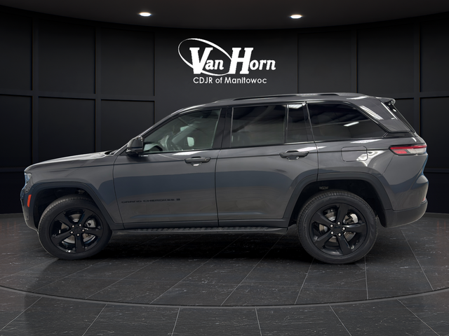 Used 2024 Baltic Gray Metallic Clearcoat Jeep Limited image 6