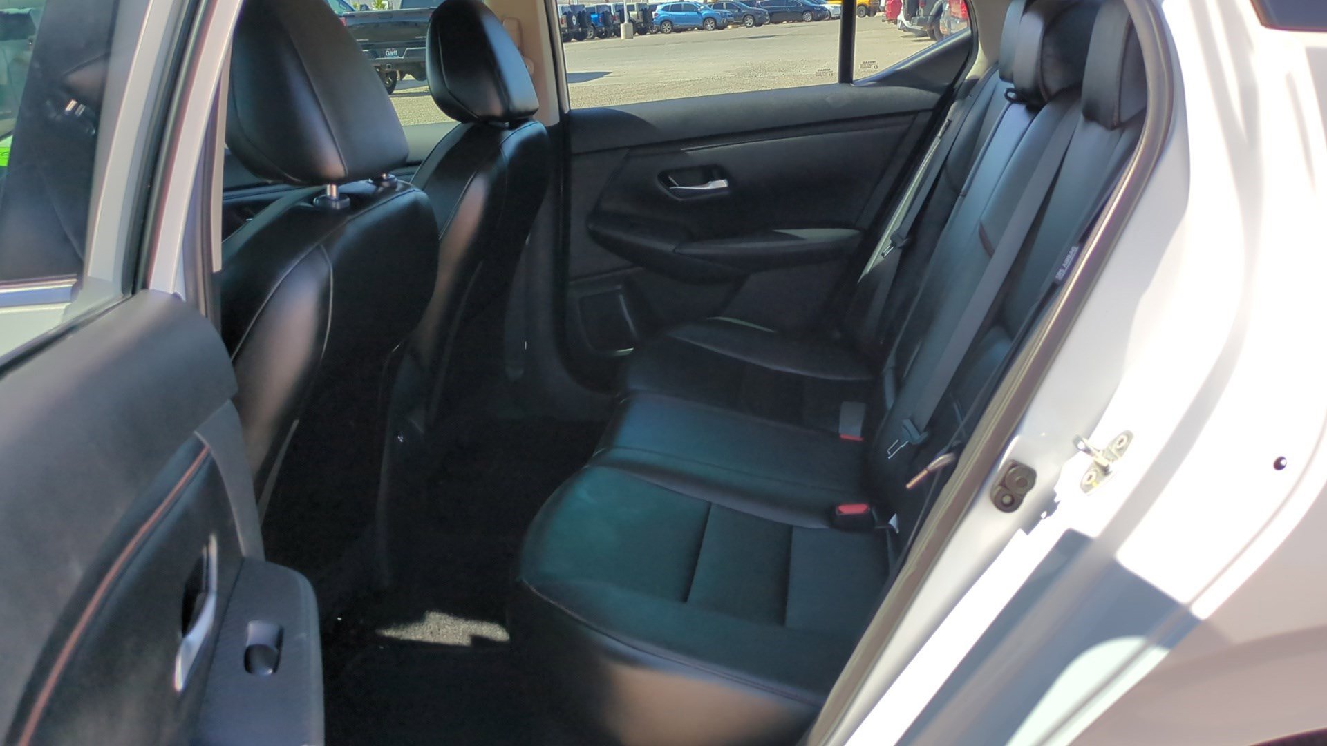 Used 2021 Aspen White Tricoat Nissan SR image 25