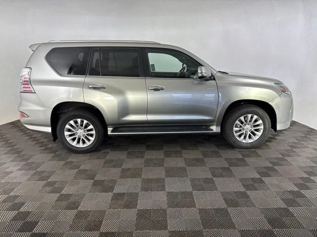 Used 2021 Silver Lexus 460 image 4