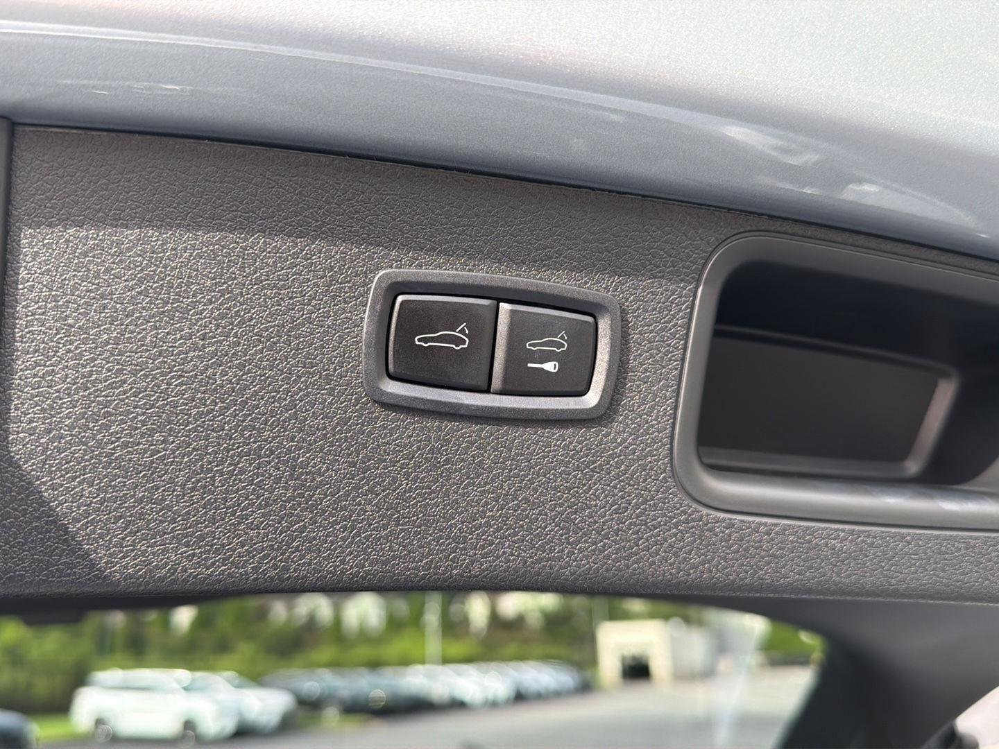 Used 2023 Dolomite Silver Metallic Porsche T image 35
