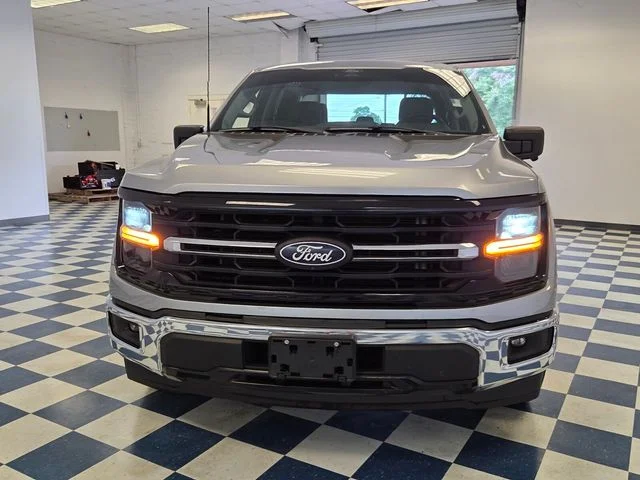 Used 2024 Silver Ford XLT image 2