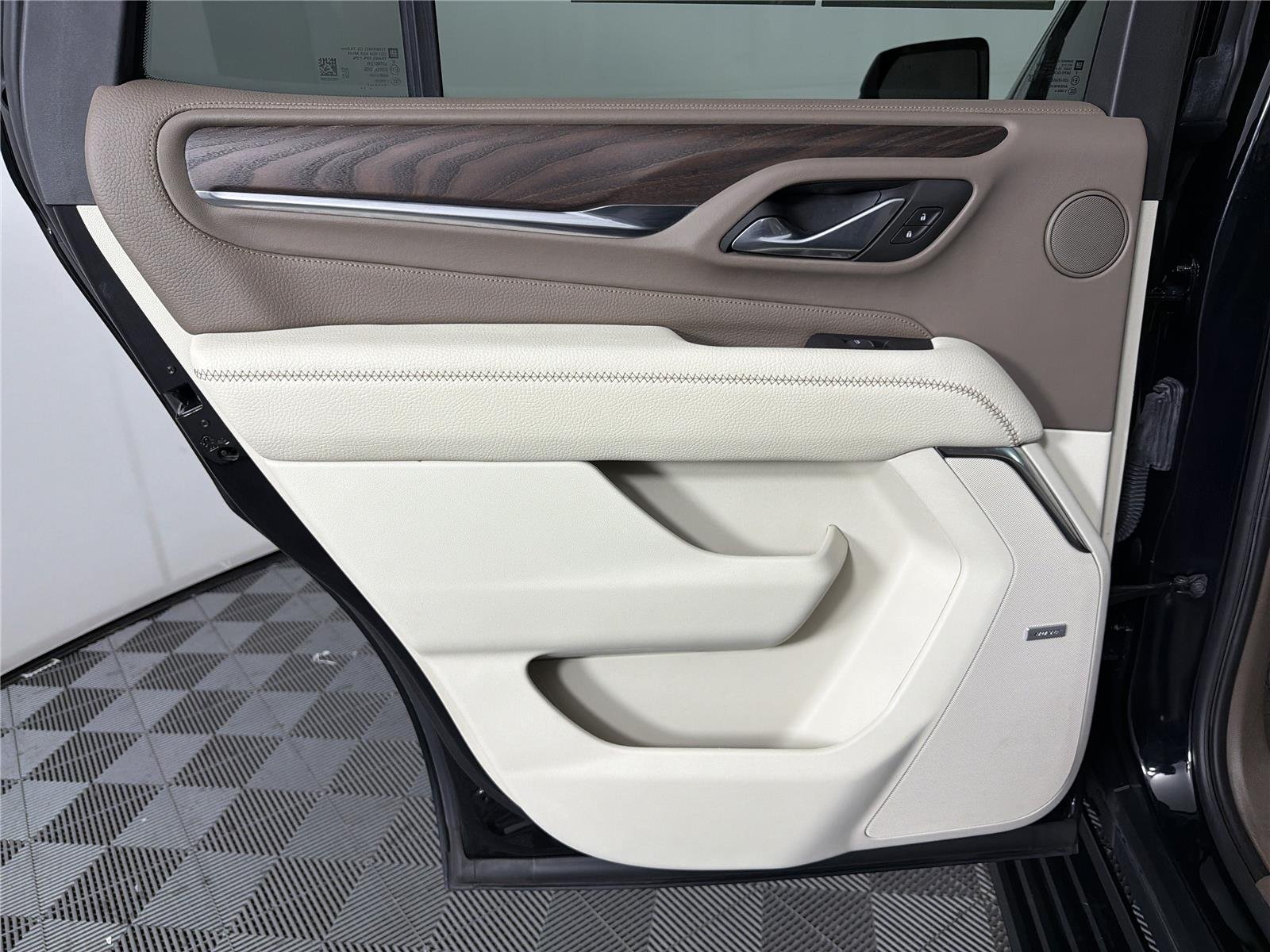2023 GMC Yukon Denali - Photo 24