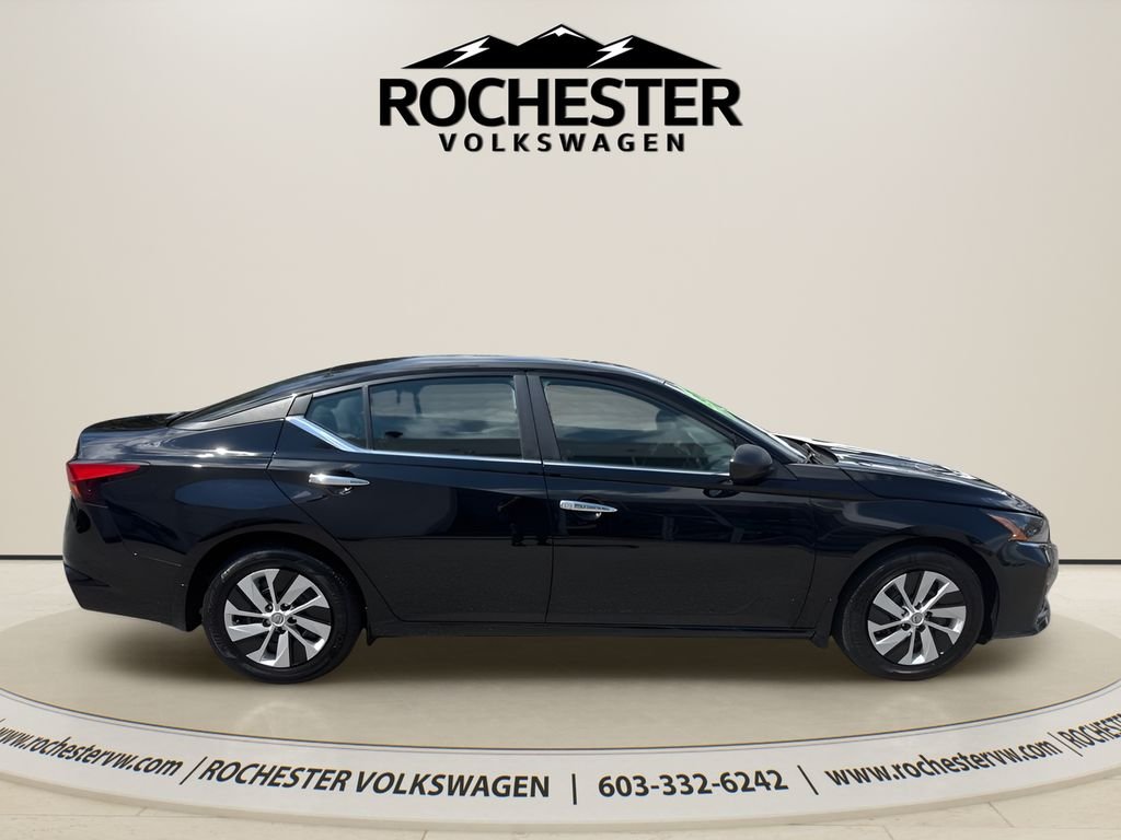 Used 2024 Super Black Nissan 2.5 S image 7