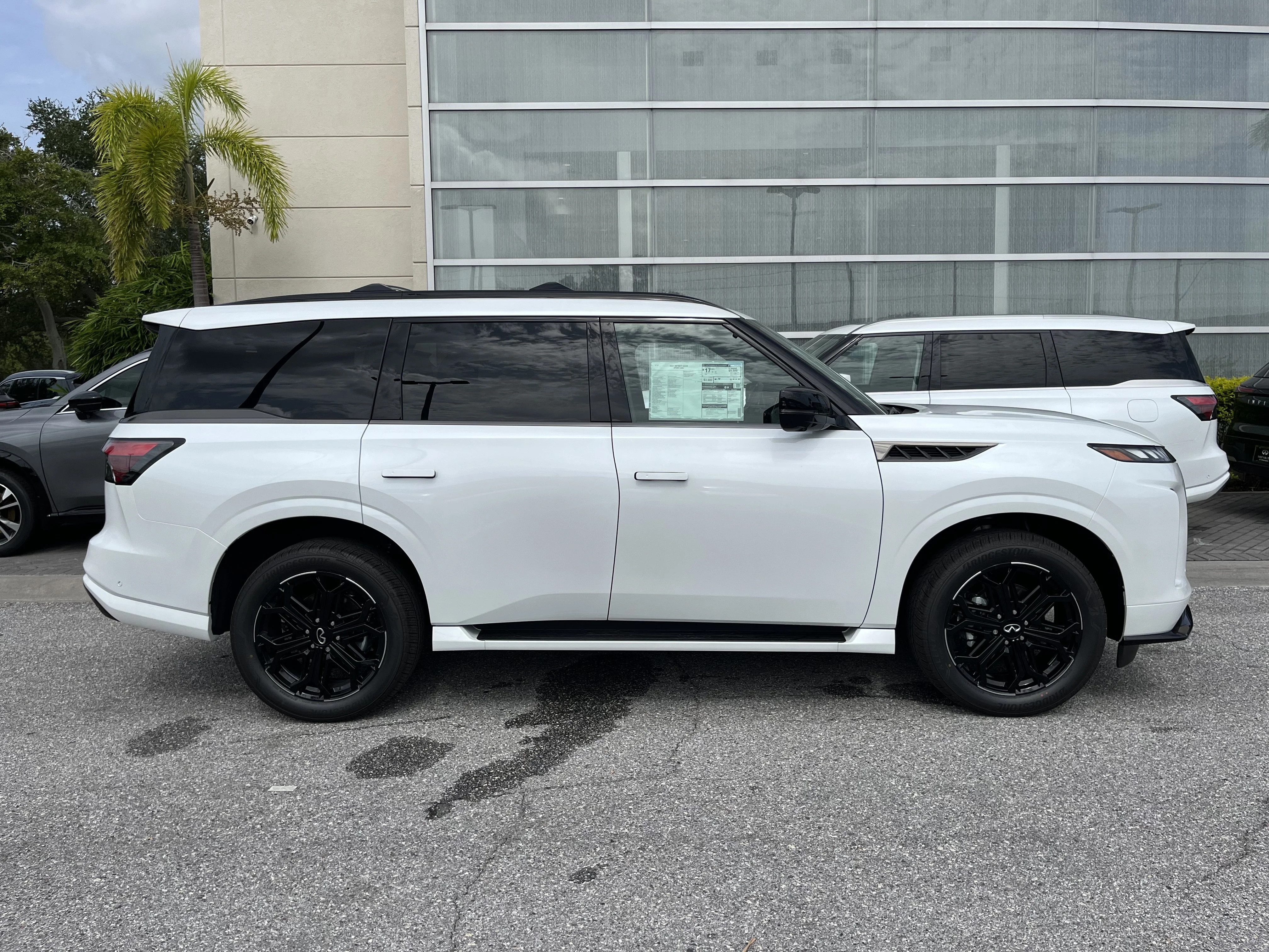 New 2027 Radiant White INFINITI SPORT image 7