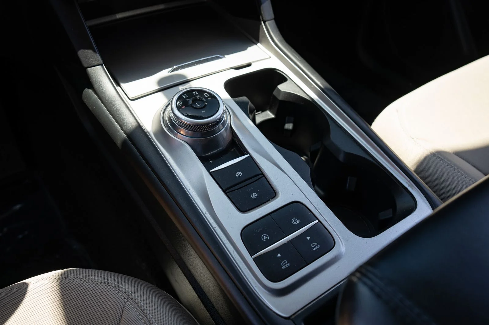 Used 2021 Black Metallic Ford Base image 27