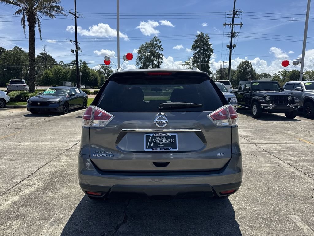 Used 2015 Gray Nissan SV image 19