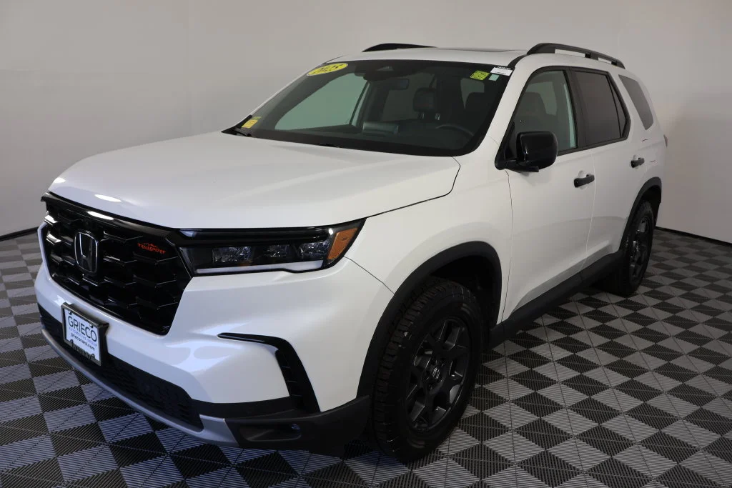 Used 2025 White Honda TrailSport image 4