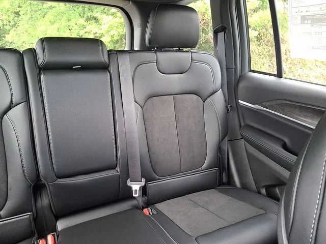 New 2026 White/off-white Jeep Laredo Altitude image 14