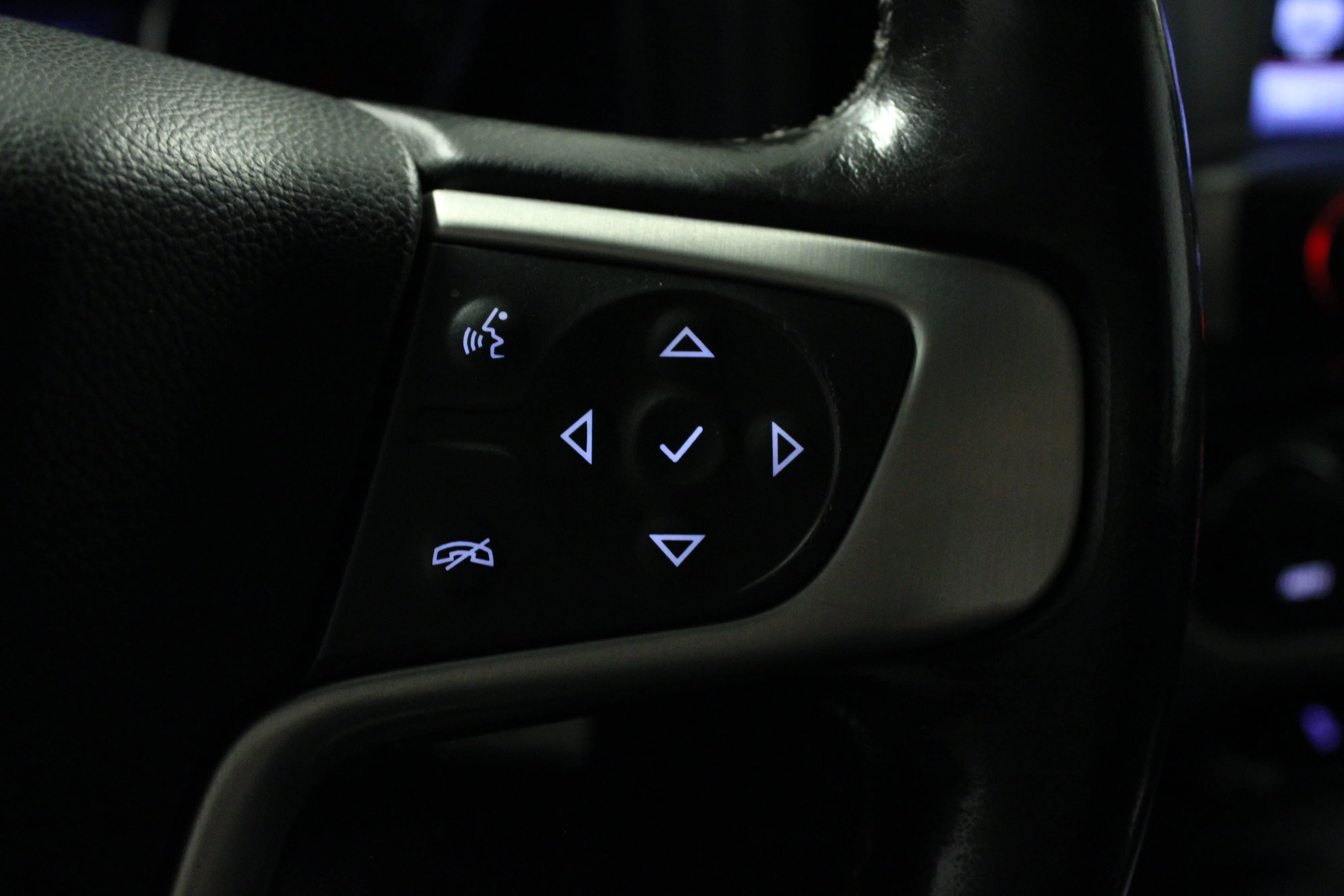 Used 2015 SUMMIT WHITE GMC SLE image 21