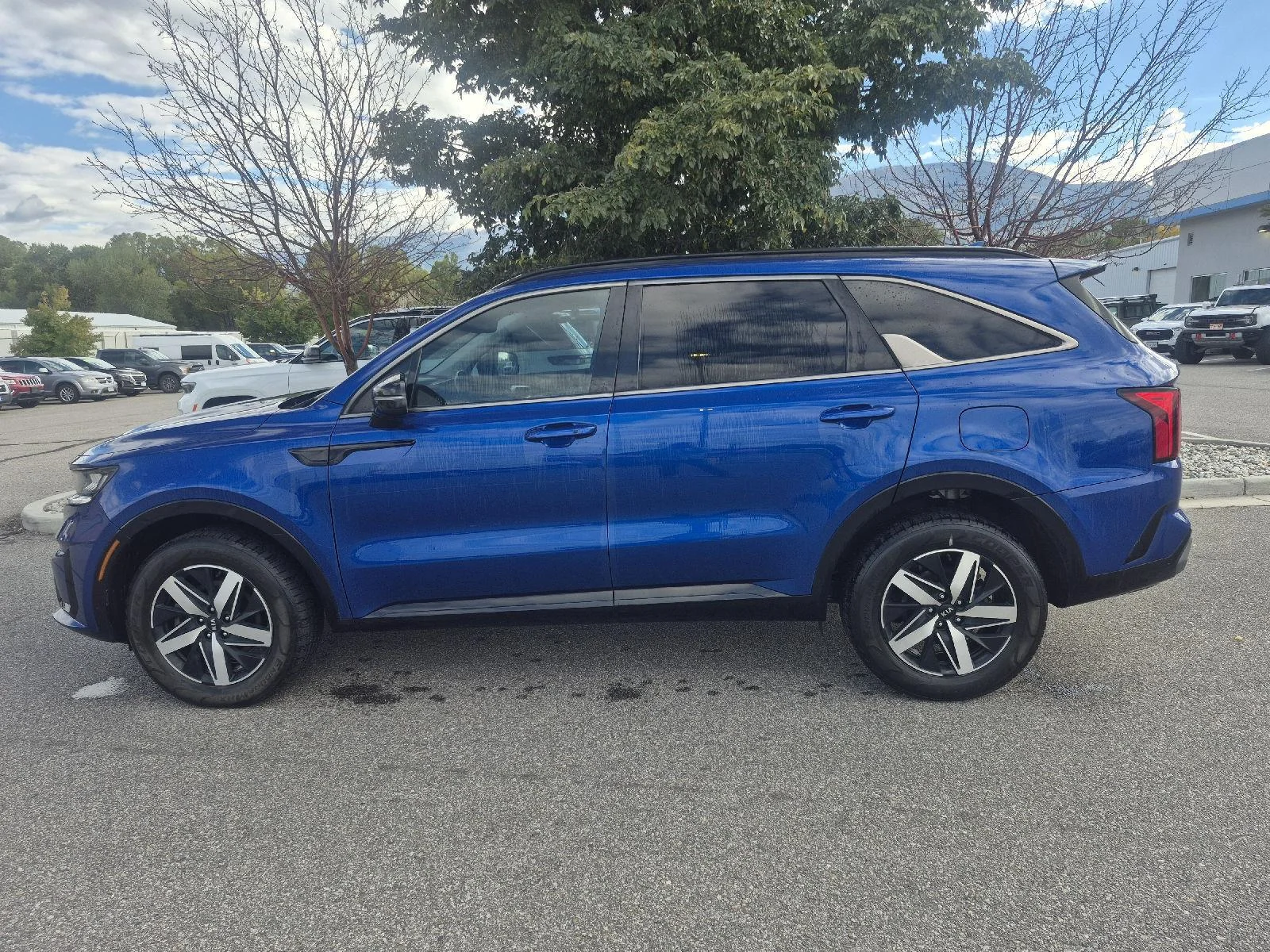 Used 2021 Sapphire Blue Kia EX image 10