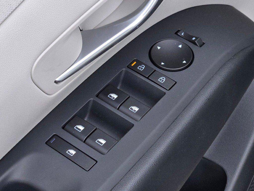 New 2026 Shimmering Silver Hyundai SEL Premium AWD image 17