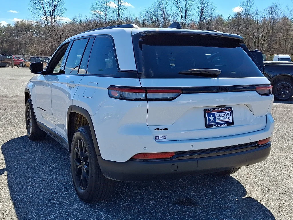 Certified Used 2024 Bright White Clearcoat Jeep Altitude X image 9