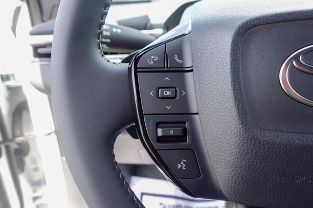 New 2026 Wind Chill Pearl <sup>1</sup> Toyota  SE image 14