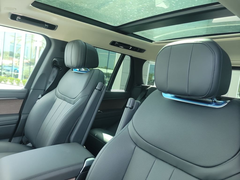 New 2026 Carpathian Grey Land Rover SE image 26