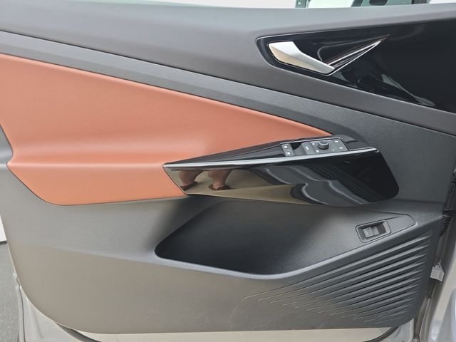 Used 2021  Volkswagen Pro S image 30