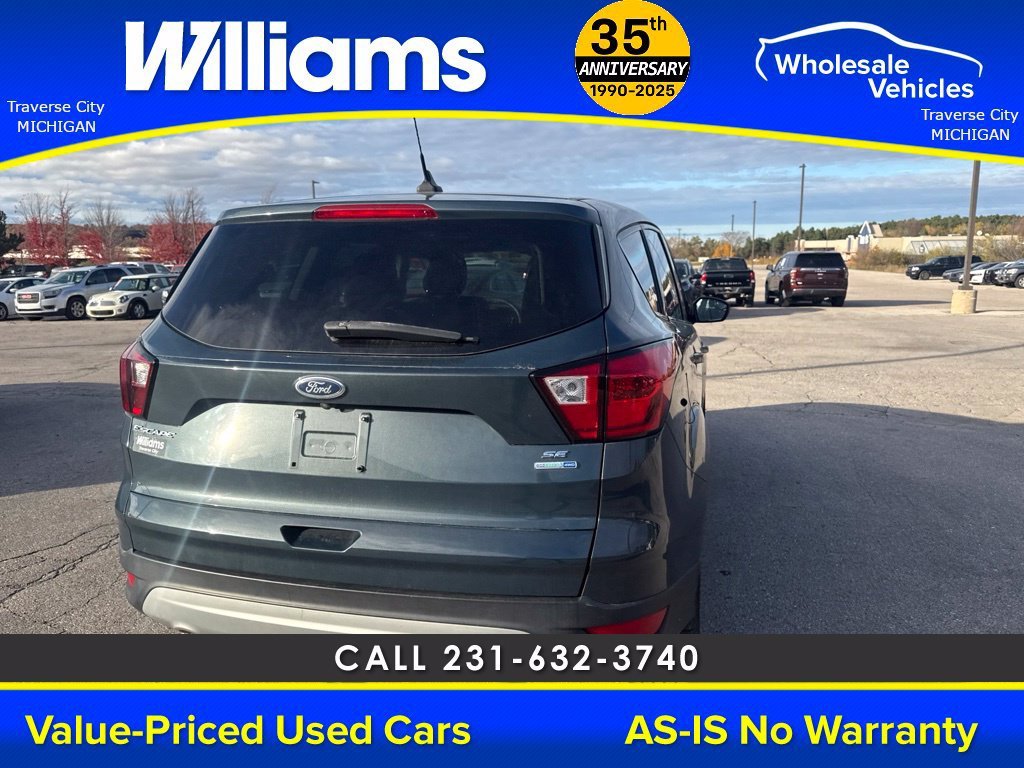 Used 2019  Ford SE image 18