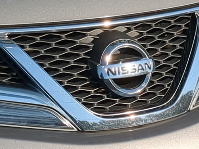 Used 2011 Platinum Graphite Metallic Nissan Base image 5