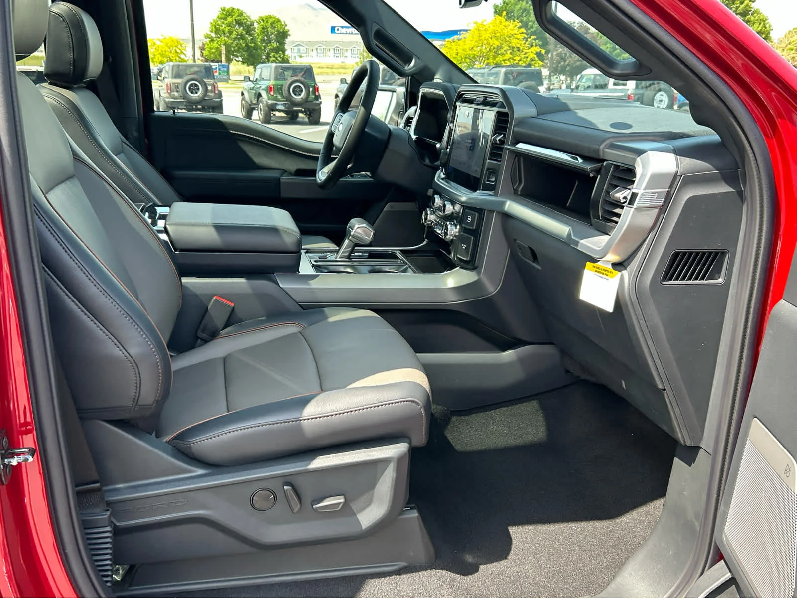 2025 Ford F-150 Lariat - Photo 19