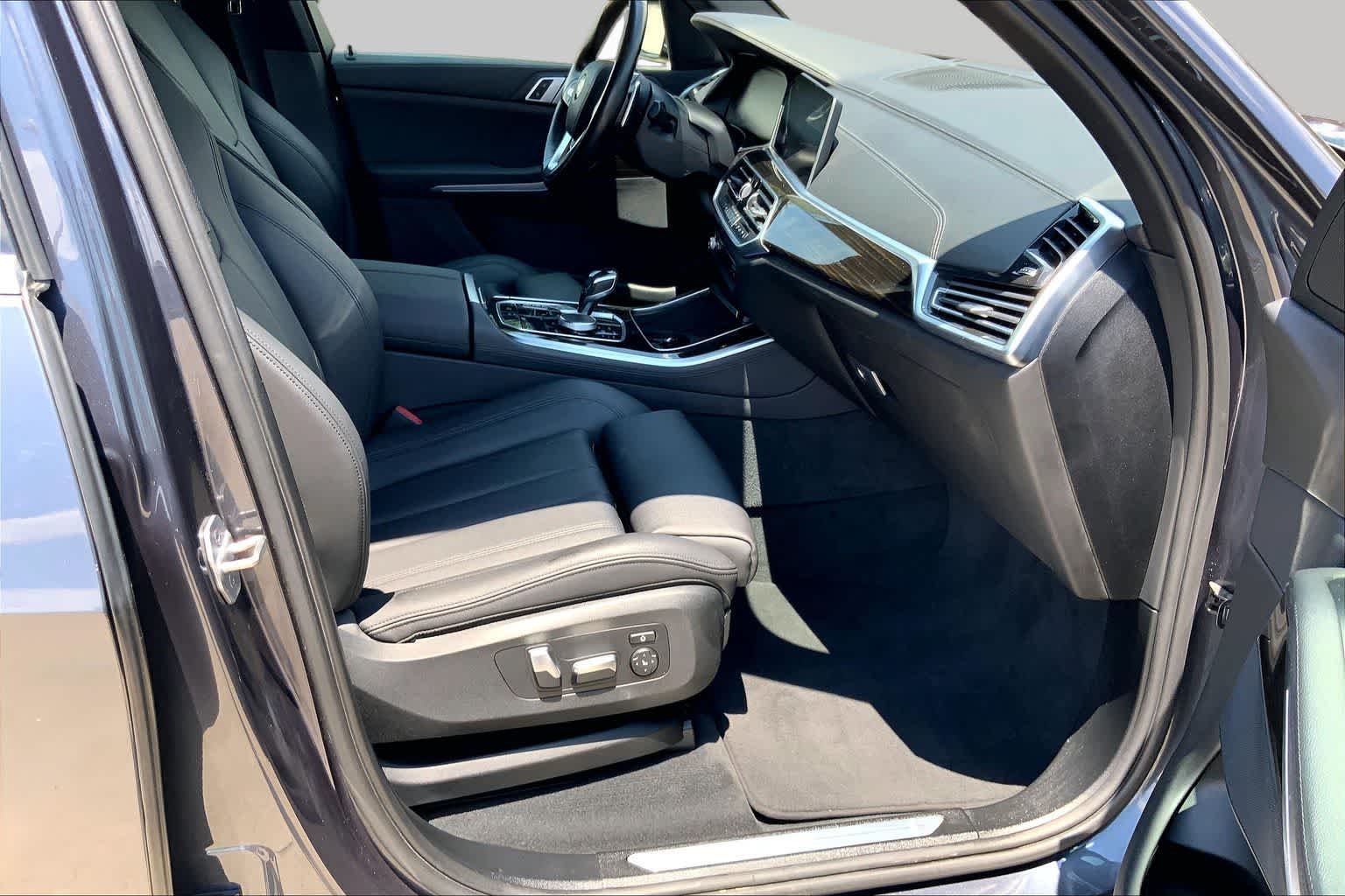 Used 2019 Arctic Grey Metallic BMW xDrive40i image 17