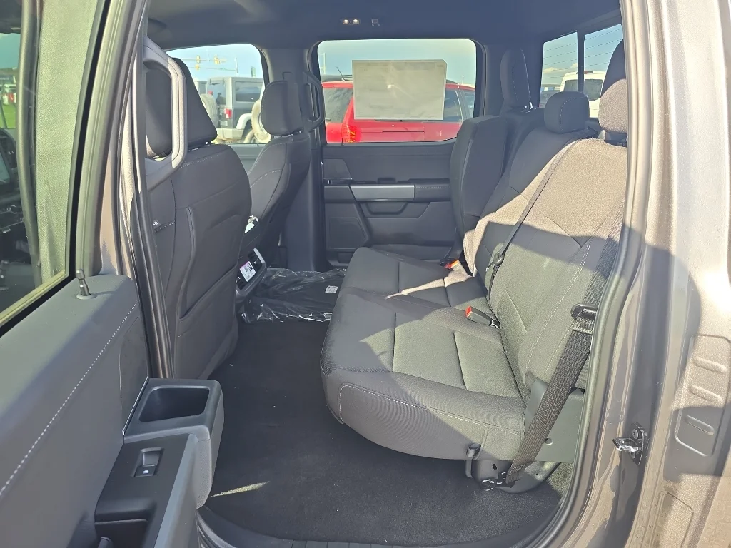 New 2026 Carbonized Gray Metallic Ford XLT image 31
