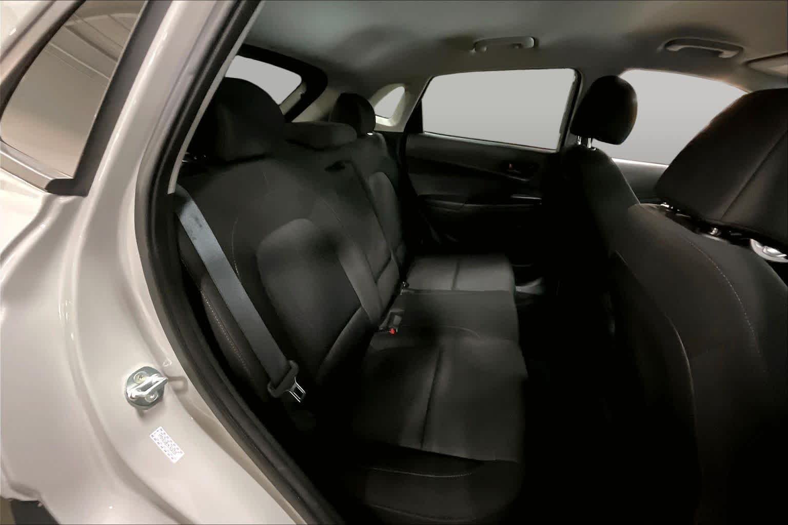 Used 2022 Cyber Silver w/Black Roof Hyundai SEL image 18