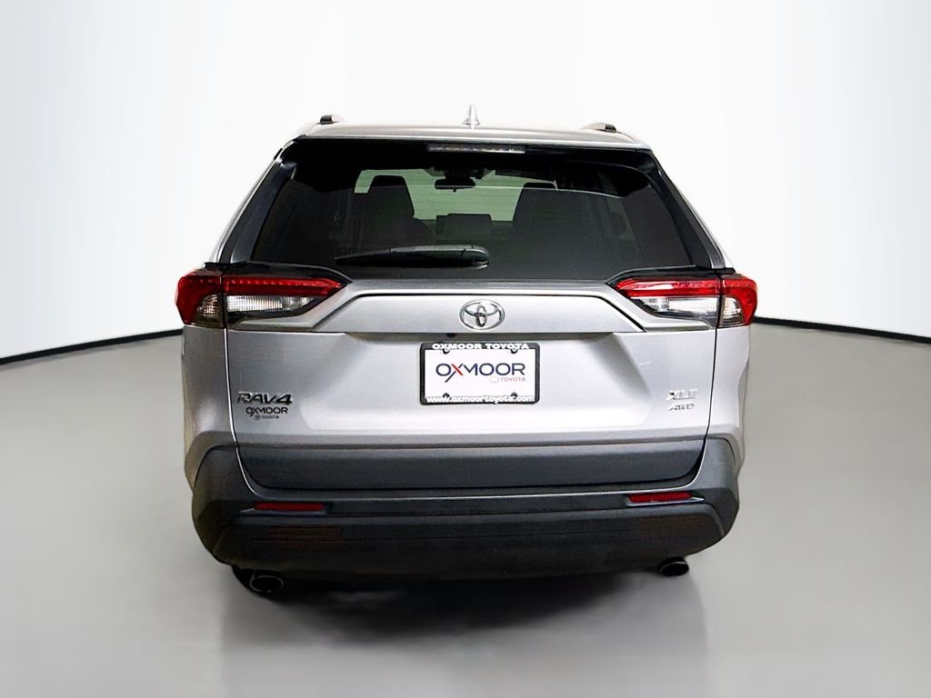 Used 2021 Silver Sky Metallic Toyota XLE Premium image 6
