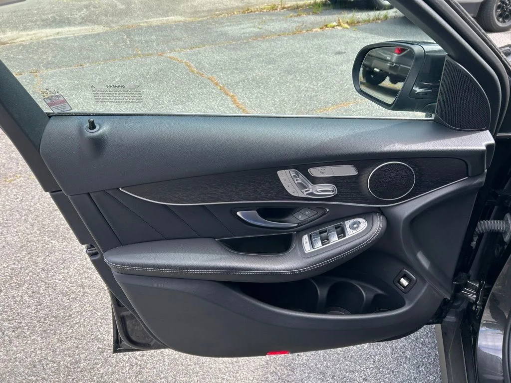 Used 2022 Black Mercedes-Benz GLC 300 image 14