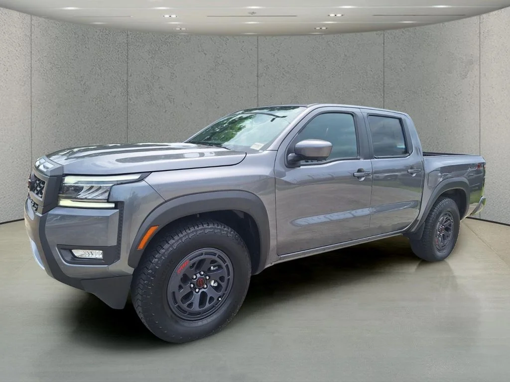 Used 2025 Gray Nissan PRO-X image 9