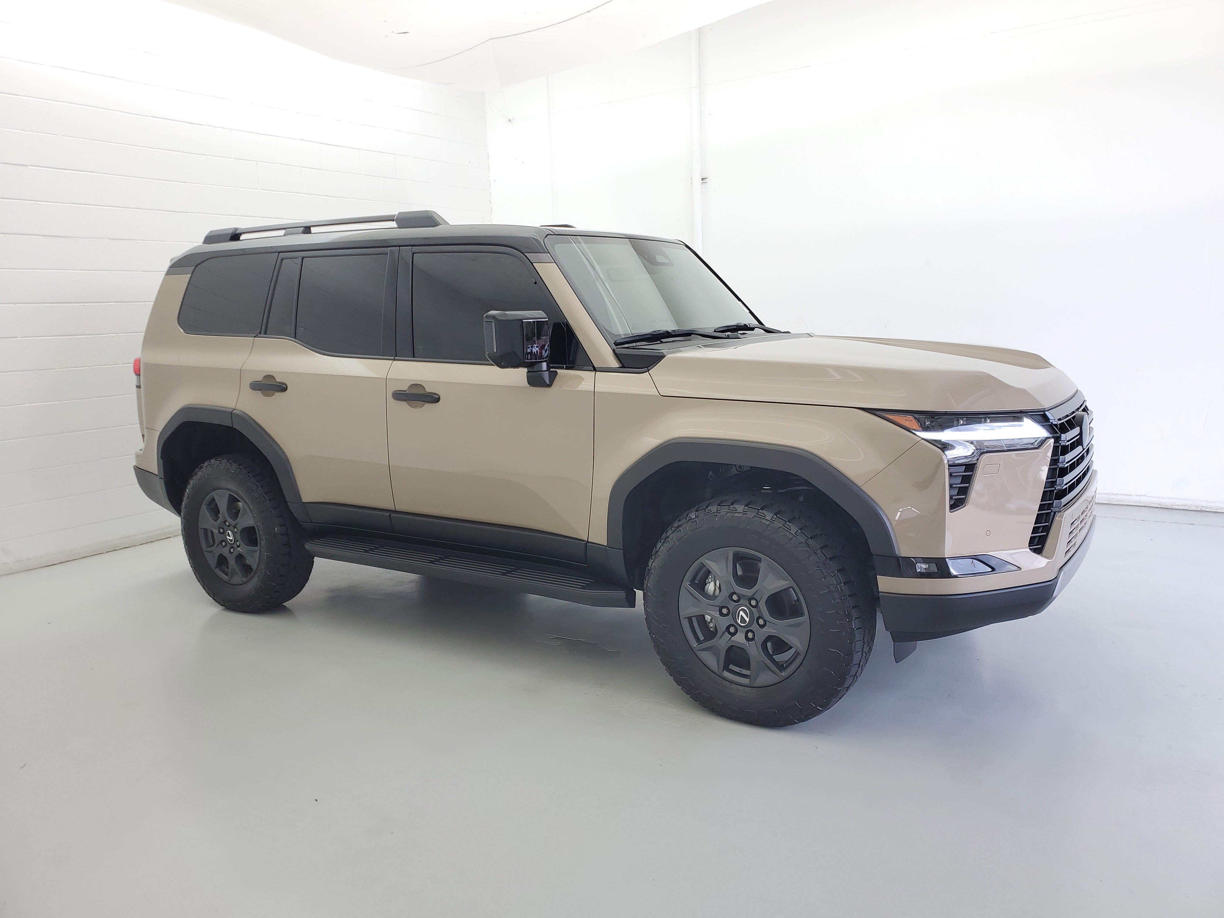 Used 2025 Earth/Black Roof Lexus 550 Overtrail+ image 4