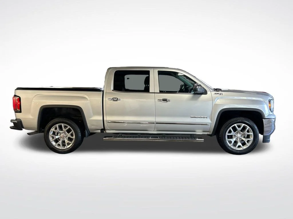 Used 2018 Silver GMC SLT image 7