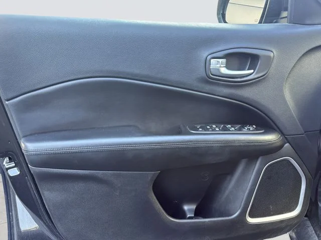 Used 2018 Black Jeep Latitude image 21