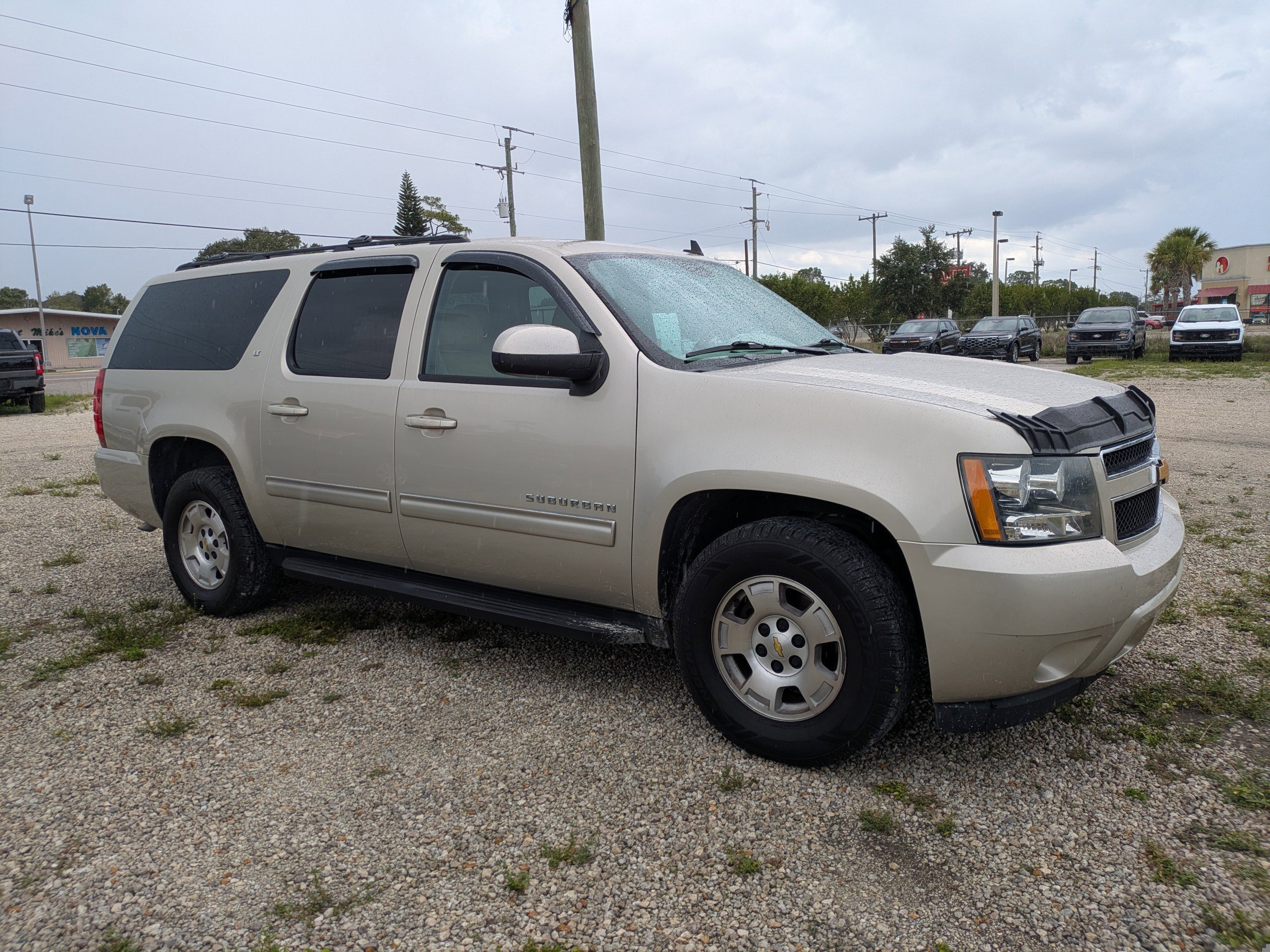 Used 2014 Champagne Silver Metallic Chevrolet LT image 2
