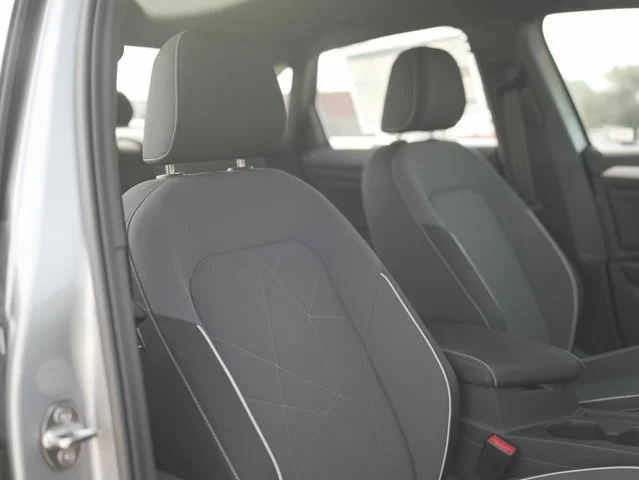 2025 Volkswagen Jetta Sport - Photo 21