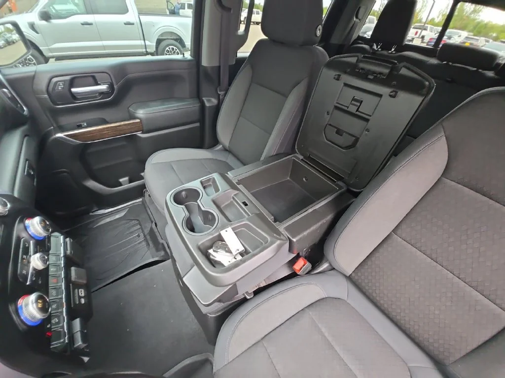Used 2019 Onyx Black GMC SLE image 33