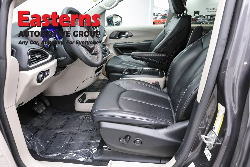 Used 2023 Gray Chrysler Touring L image 14