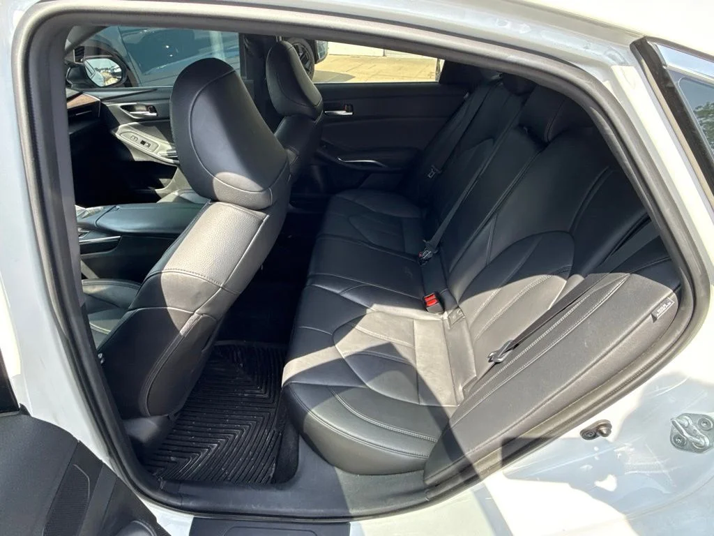 Used 2022 Pearl Toyota XLE image 21