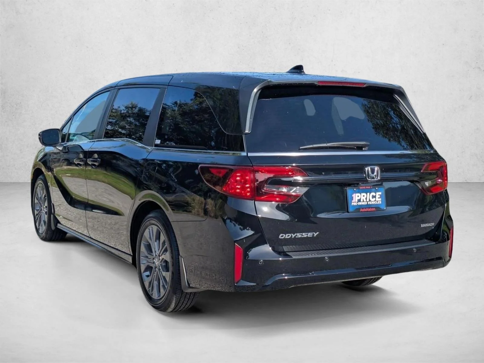Used 2025 Crystal Black Pear Honda Touring image 8