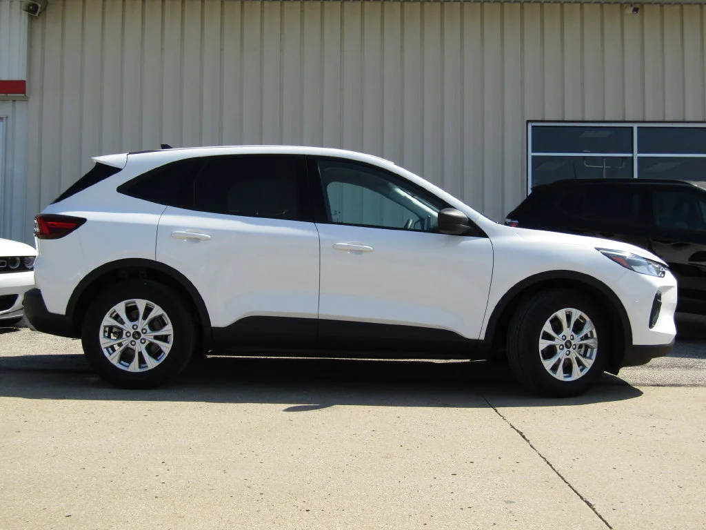 Used 2025 White Ford Active image 2