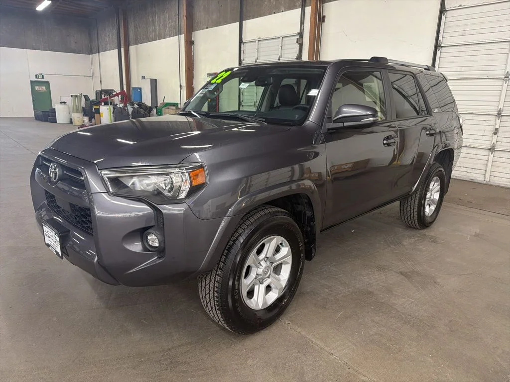 2022 Toyota 4Runner SR5 Premium 4WD V6's photo