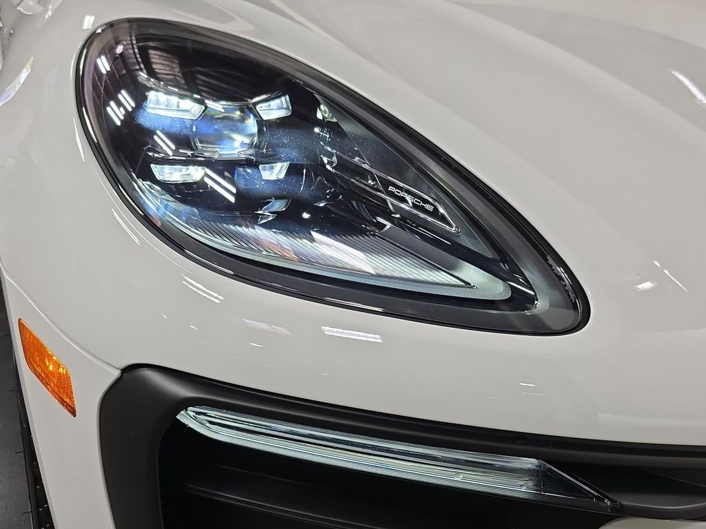2025 Porsche Macan Base - Photo 12