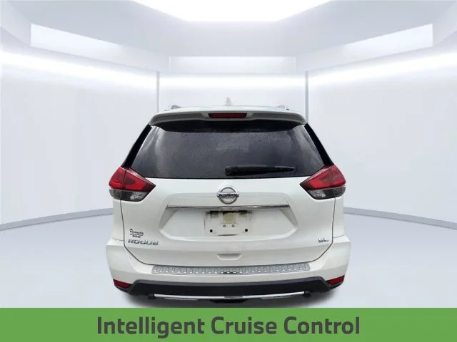 Used 2018 White Nissan SL image 8