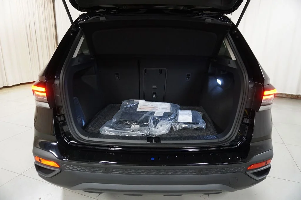 New 2026 Deep Black Volkswagen 1.5T SE Black image 24