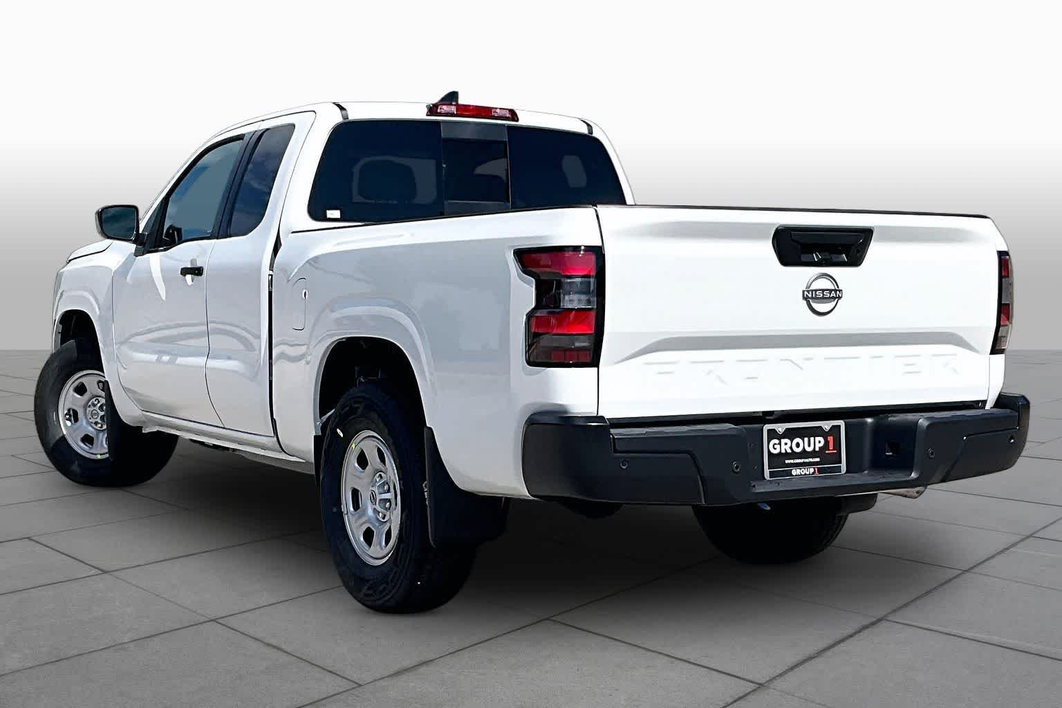 New 2026 Glacier White Nissan S image 7