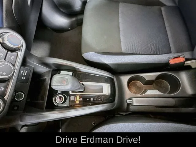 2025 Nissan Versa Sedan SV - Photo 18