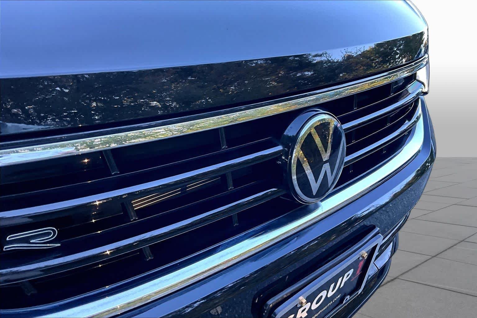 Used 2024 Deep Black Pearl Volkswagen SE R-Line Black image 28