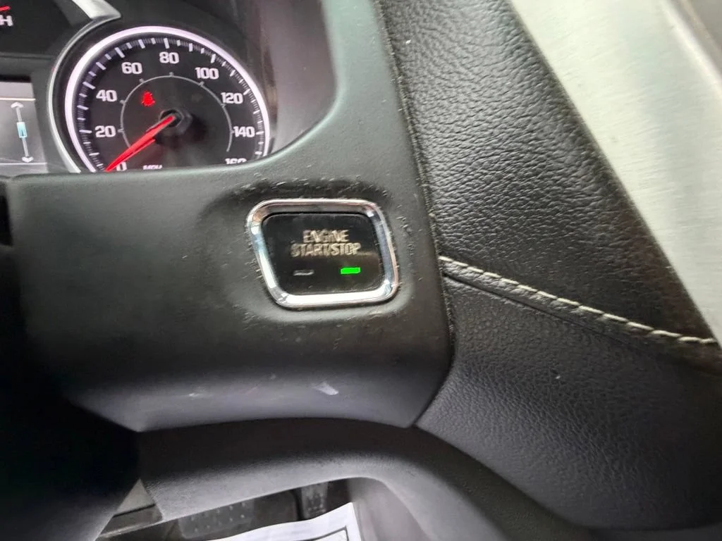 Used 2017 EBONY TWILIGHT METALLIC GMC SLE image 28
